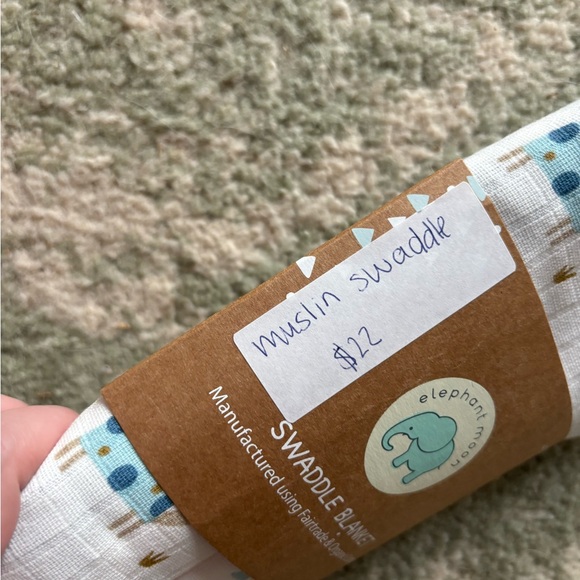 4 piece baby matching turtle set. Size 0-3 months. Worn once. Blanket NWT - Picture 7 of 7